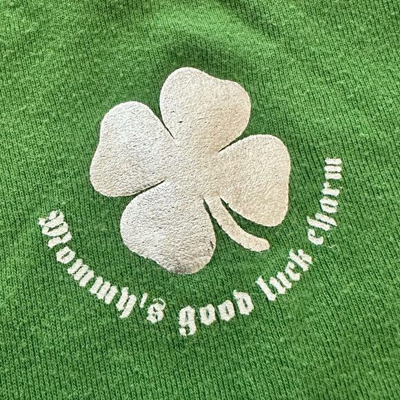 Old Navy Mommy’s Good Luck Charm St. Patrick’s Day onesie, size 3-6 months - Picture 3 of 4